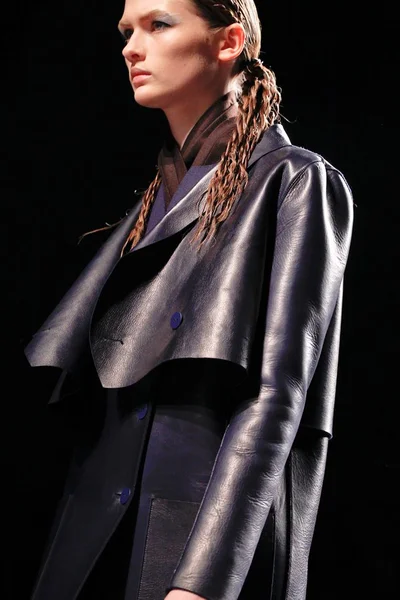 Look 77